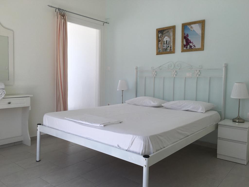 Nikoleta Rooms Tínos Esterno foto
